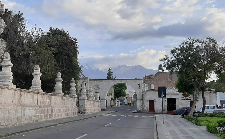 PLAZA PRINCIPAL DE CAYMA